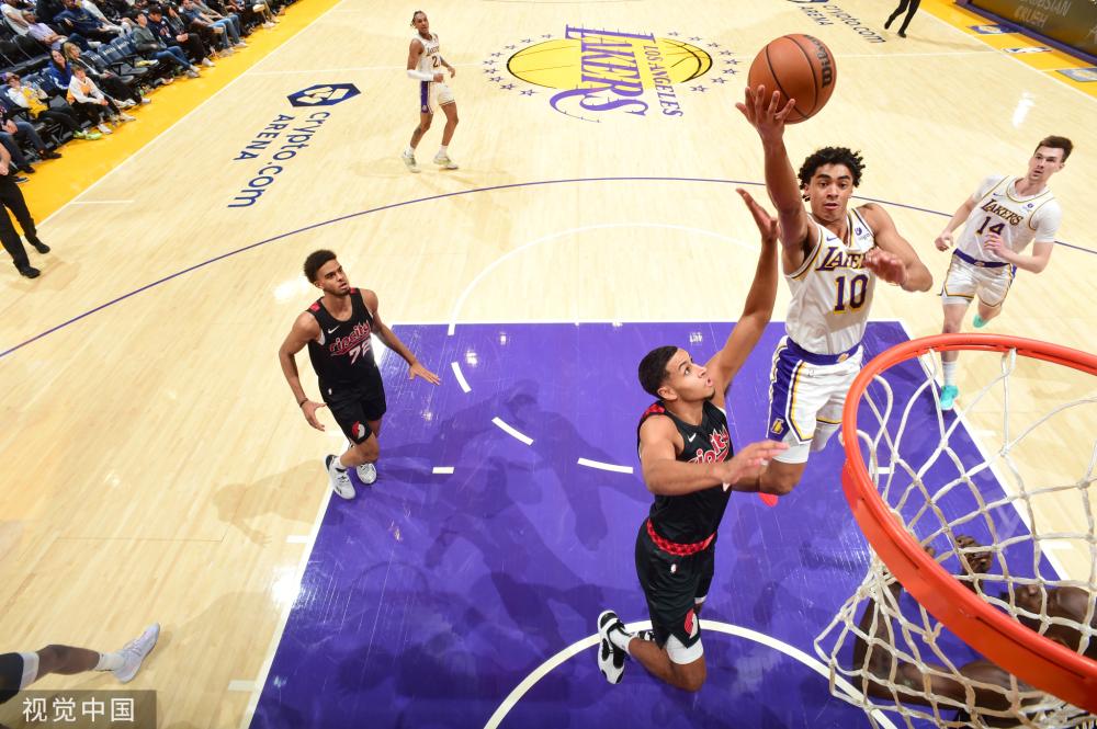 季展现出稳 季展现出稳